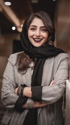هستی مهدوی-بازیگر ایرانی